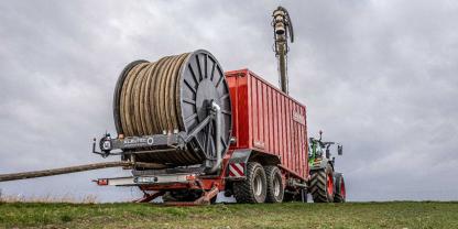Das Markenprodukt von KleuTec ist der Gülleverschlauchungscontainer „Rowdy 740“ zur bodenschonenden Gülleausbringung.
