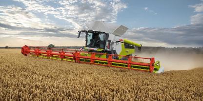 Die Lexion bekommen neue Motoren und größere Korntanks und ein Update in der Kabine.