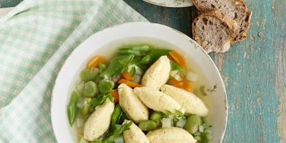 In dieser leichten Version schmeckt Suppe auch im Sommer.