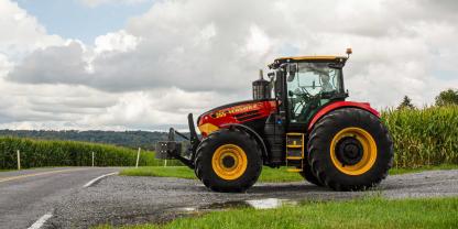 Versatile Nemesis: Erstmals kommt der Traktor nach Europa.