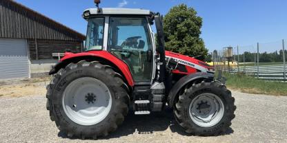 Massey Ferguson 5S.145 Traktor
