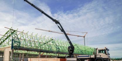 Ein Stall wird neu gebaut.