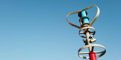 Vertikale Windturbine - Für den Eigenverbrauch könnten Kleinwindanlagen eine Alternative zur Photovoltaikanlage sein.
