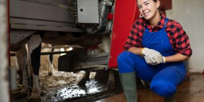 Für Landwirte entscheidend: Technik, Training und Ruhe beim Anmelken von Färsen im Melkroboter sichern gesunde und leistungsstarke Kühe.