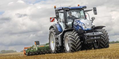Der neue T7 ist erstmals in der neuen Farbe Dynamic Blue erhältlich. Künftig soll sie bei weiteren New Holland Traktoren eingeführt werden.
