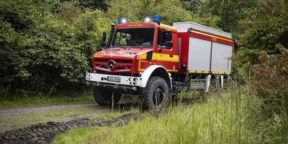 Der Unimog U 5023 wurde mit einem Schlingmann Aufbau zum TLF 3000.