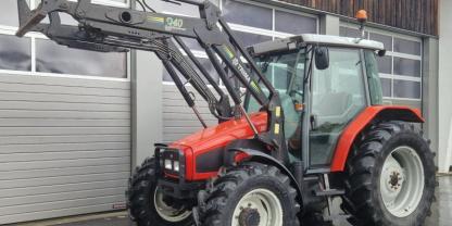 Massey Ferguson 4245 Traktor
