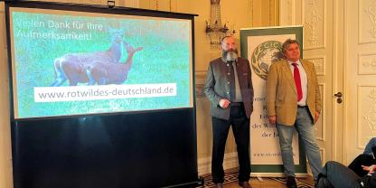 Rotwildexperte Frank Zabel (l.) und Wildtierökologe Prof. Dr. Dr. Sven Herzog berichteten bei einer CIC-Veranstaltung über die ernstzunehmende Lage des Rotwildes in Deutschland.