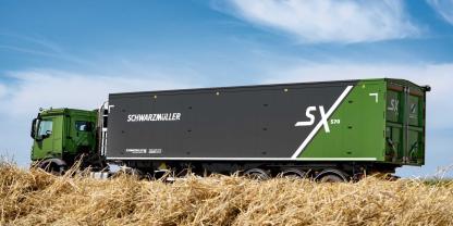 Mit dem neuen Aluminium-Großraum-Muldenkipper SX von Schwarzmüller ergänzt Krone sein Sortiment.