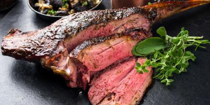 Die Hälfte der Deutschen isst regelmäßig Wildfleisch. Die Hälfte der Deutschen isst regelmäßig Wildfleisch.