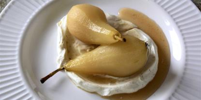 Pochierte Birnen sind das perfekte Dessert nach einem Rehbraten oder Wildschweinragout.