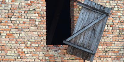 SYMBOLBILD: Die Renovierung eines alten Bauernhofes ist ein Weg voller schwieriger Herausforderungen. Aber es gibt auch viele echte Erfolgsmomente. Was überwiegt am Ende?