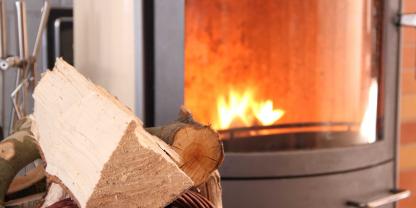 Kaminofen-heizen-AdobeStock_58043568 Kaminofen-heizen-AdobeStock_58043568