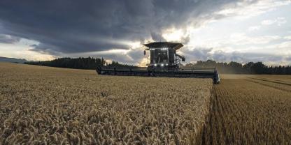 Für die kommende Erntesaison 2026 verbessert AGCO nochmals Siebe und Wind im Ideal-Mähdrescher und bringt Updates zu Licht und Reifenauswahl.