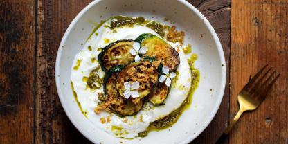 Mit Parmesan, Kräutern oder Knoblauch verfeinert, schmeckt die Brotkurste noch besser.