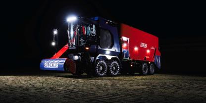 Futtermischwagen-Vierachser mit 45 m³ und 510 PS: Silokings Mega-Selbstfahrer für große Milchviehbetriebe