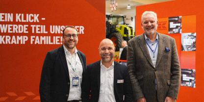 V.li.n.re.: Hauke Lamb (Geschäftsführer von Traser), Patrick Hermann (Geschäftsführer Kramp Deutschland) und Karsten Bünger (Lead Solutions Consultant von Traser).