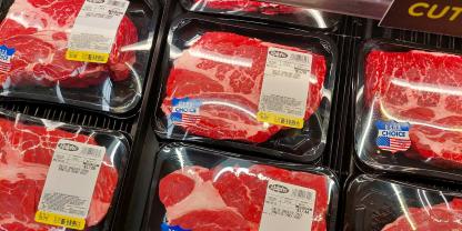 Rindfleisch-Supermarkt-USA-AdobeStock_1310373139_Editorial_Use_Only