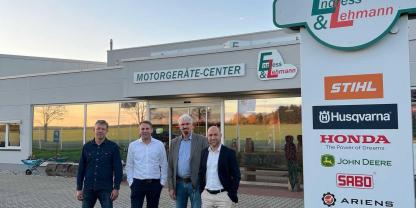 Sirko Werner, Johannes Peyke, Hartmut Müller und Patrick Hermann freuen sich auf die zukünftige Zusammenarbeit nach der Übernahme von Endress & Lehmann durch Kramp.