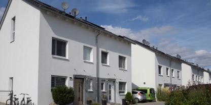 Doppelhaus-Grenzwand-AdobeStock_456901047