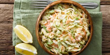 Coleslaw: Vom niederländischen Kohlgericht zur amerikanischen Beilagen-Ikone.