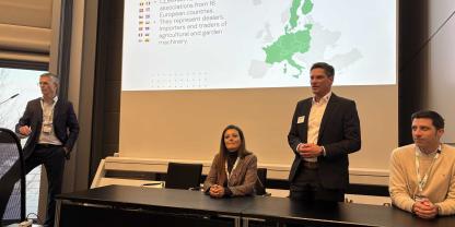 V.li.n.re.: Tomáš Kvapil, Isabella Fontana, Jan Holk und Romain Meunier bei der CLIMMAR-Pressekonferenz im Rahmen der Agritechnica 2025.