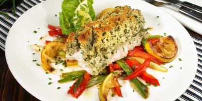 Lecker und gesund ist dieses Fischgericht mit knusprig-leckerer Brotkruste.