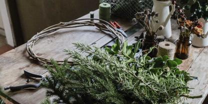 Alle Zutaten liegen ausgebreitet auf dem Tisch: Jetzt kann’s losgehen!