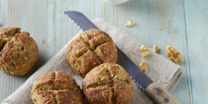 Schmeckt zum Frühstück, selbst ohne Belag: Nuss-Bananen-Brötchen
