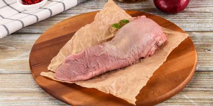 Schweinezunge ist eine saftige, zarte Delikatesse, wenn man sie gut 90 bis 120 Minuten gart.