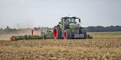 Ein Vorteil von VarioDrive? Es erübrigt sich, über Fahrbereiche oder Allrad nachzudenken – der Fahrer merkt nichts von der komplexen Technik, die einen verspannungsfreien Allrad und entspanntes Arbeiten garantiert.