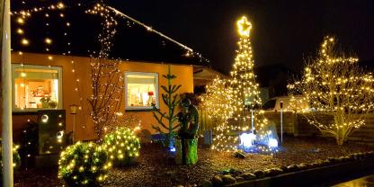 weihnachtsdeko-haus-AdobeStock_543188989