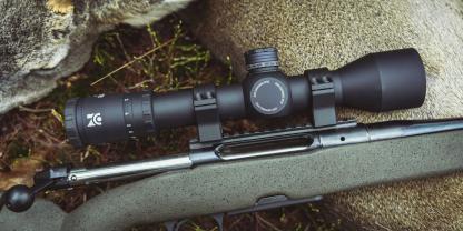 Heute gibt es moderne Zielfernohre, die einen breiten Vergrößerungsbereich abdecken, der bereits bei unter 2-fach beginnt.