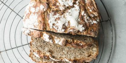 Sehr verträglich durch lange Teigführung: Haselnuss-Feigen-Brot