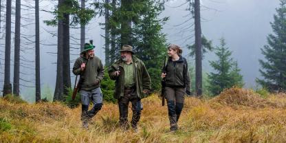 Jeder Jäger braucht einen Mentor, von dem er lernen kann.