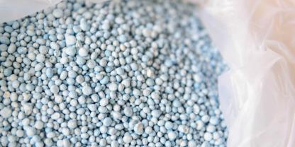 Mineraldünger-AdobeStock_291940018