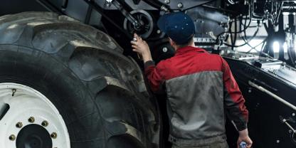 Landmaschinen-Industrie-AdobeStock_202764321
