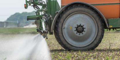 Wer rechnet beim Pflanzenschutz falsch? Grüne und Umweltorganisationen oder die Industrie und das Ministerium.