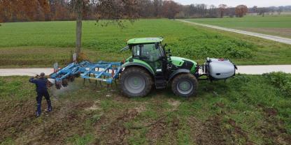 Mit dem 1.100 l Tank kann der Hochdruckreiniger lange bei 150 bar Druck arbeiten.
