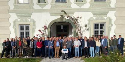 Die 80 Teilnehmenden aus Forstpraxis und Naturschutz informierten sich in Benediktbeuern über die Ergebnisse des INTERREG-Forschungsprojekts