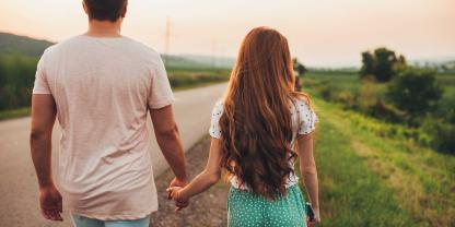 Dating-Stadt-Land_AdobeStock_511990356