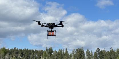 Die SLU Drohne mit den Hyperspektralkameras im Einsatz