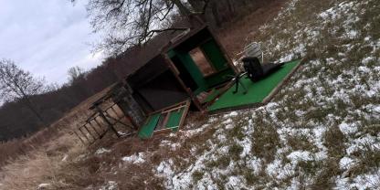 Unbekannte haben im Darmstädter Revier mutwillig Ansitzeinrichtungen zerstört.