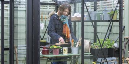 Im Gewächshaus lässt sich auch in der kalten Jahreszeit gärtnern.