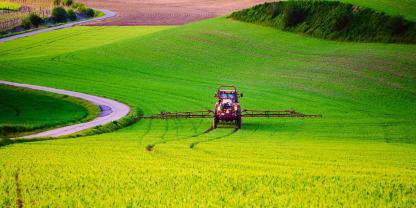 Pflanzenschutz-AdobeStock_104482287