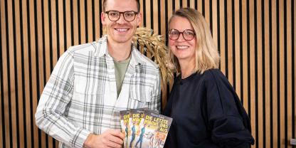 Kabarettist Martin Frank war zum Interview mit Chefredakteurin Claudia Bockholt zu Besuch in der <i>Wochenblatt</i>-Redaktion