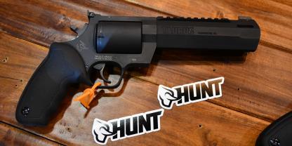 Taurus-Revolver im Kaliber .500 S&W. In den USA ist die Jagd mit der Kurzwaffe anders geregelt als in Deutschland.