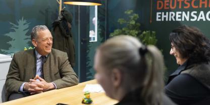 Helmut Dammann-Tamke im Gespräch auf der Grünen Woche.