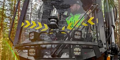 Schon 2022 hat Ponsse den Thinning-Density-Assistant vorgestellt. Der Lidar-Sensor ist im unteren Drittel der Frontscheibe montiert.