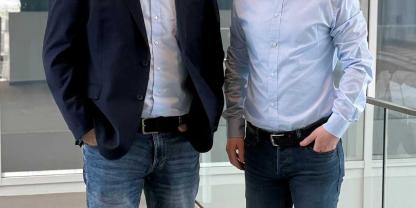 Kevin Fischer (re., Gebietsverkaufsleiter für Schleswig-Holstein) mit Durgay Kurt (Leiter Vertrieb Fachhandel Deutschland).